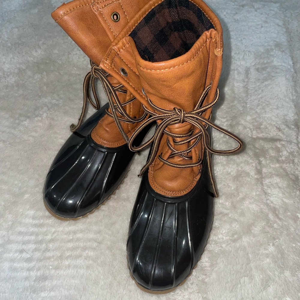 Arianna Tan and Black Women's Winter Boots